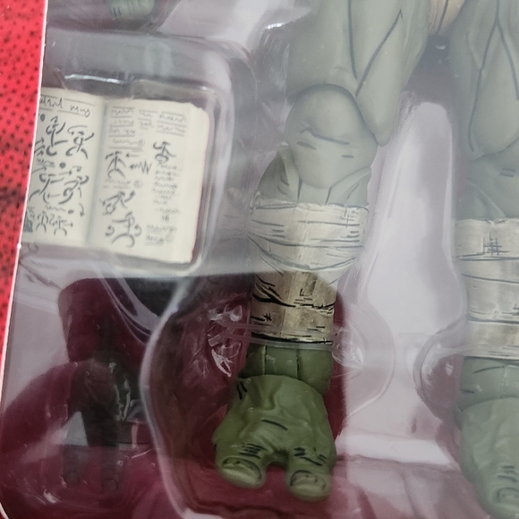 Teenage Mutant Ninja Turtles: The Last Ronin โ Battle Damaged Figure by NECA NIB - Picture 13 of 16